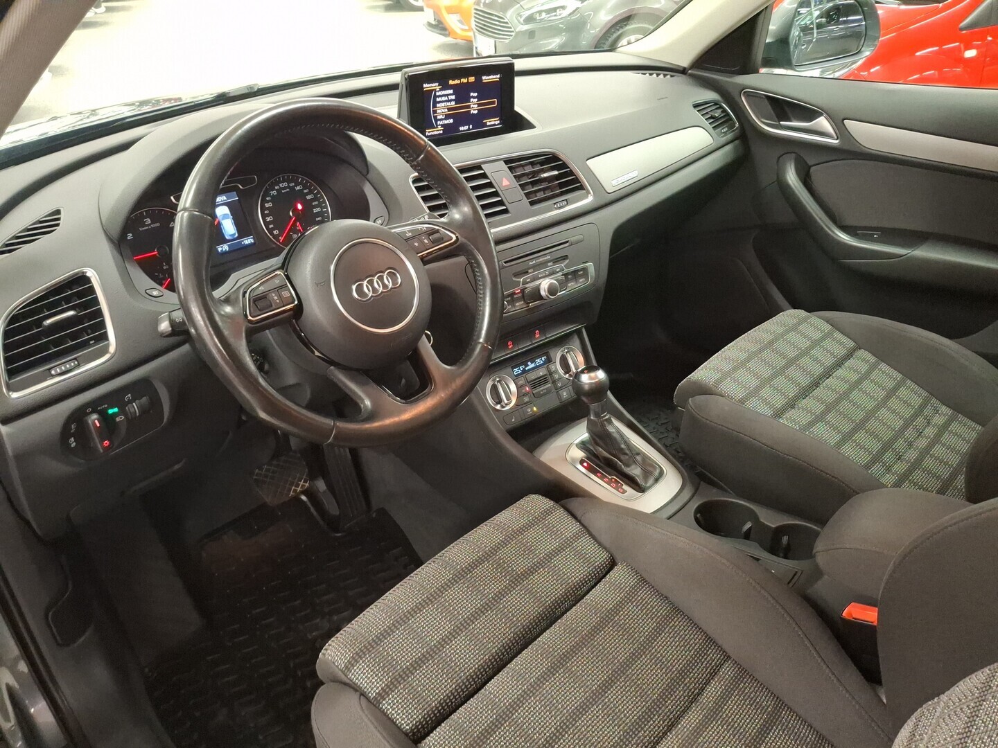 AUDI Q3 2012