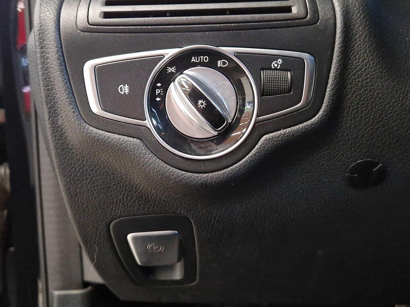 MERCEDES-BENZ C 2016