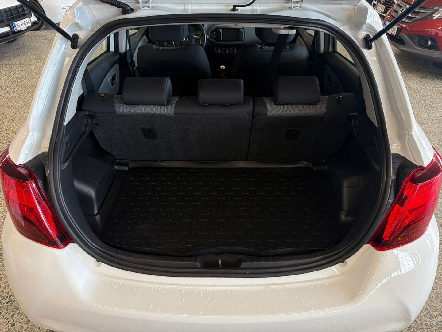 TOYOTA Yaris 2016