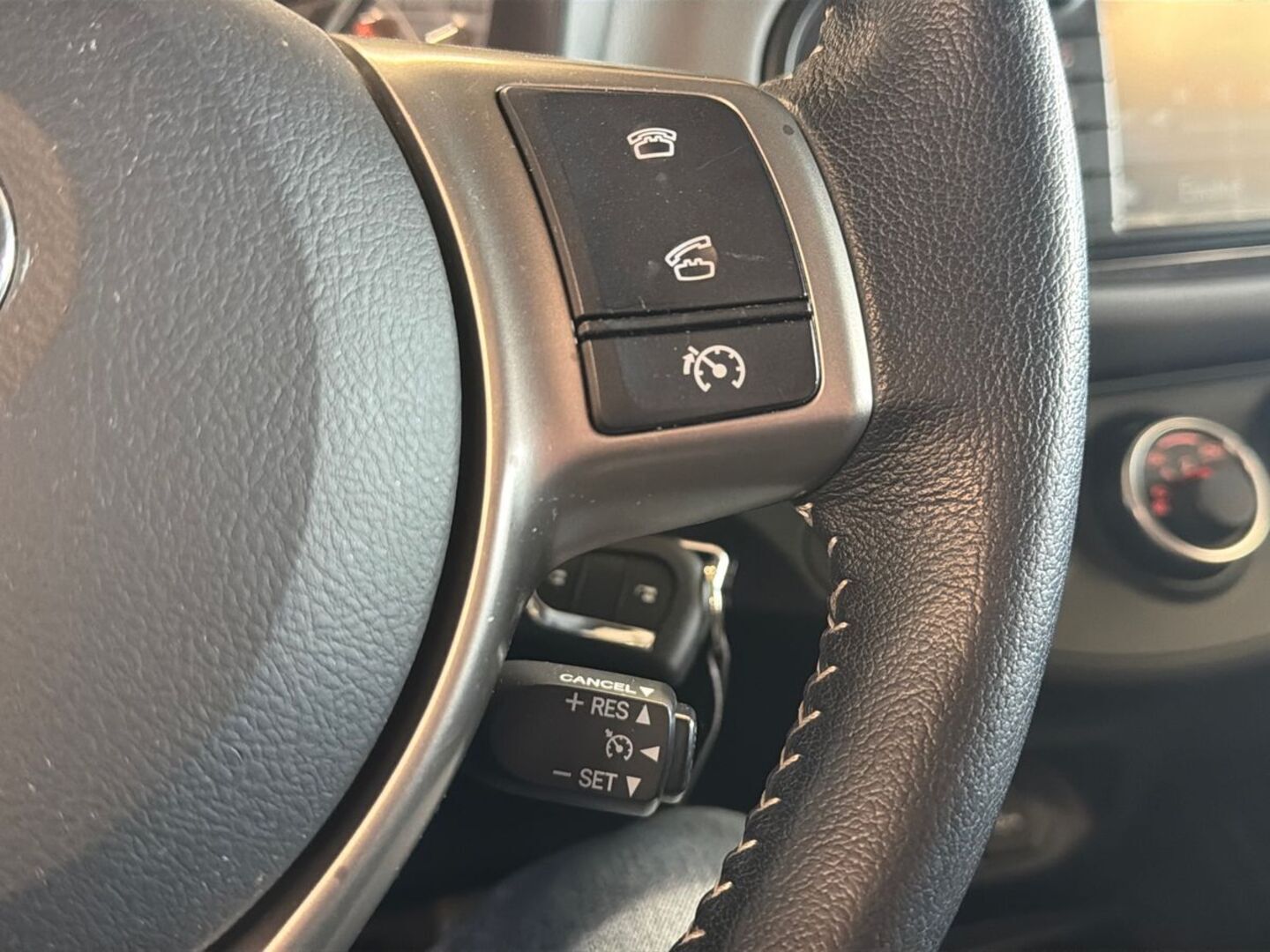 TOYOTA Yaris 2016