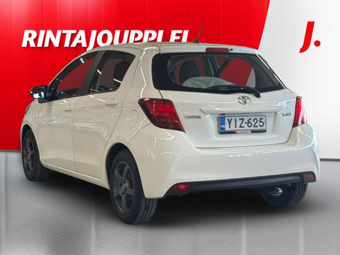 TOYOTA Yaris 2016
