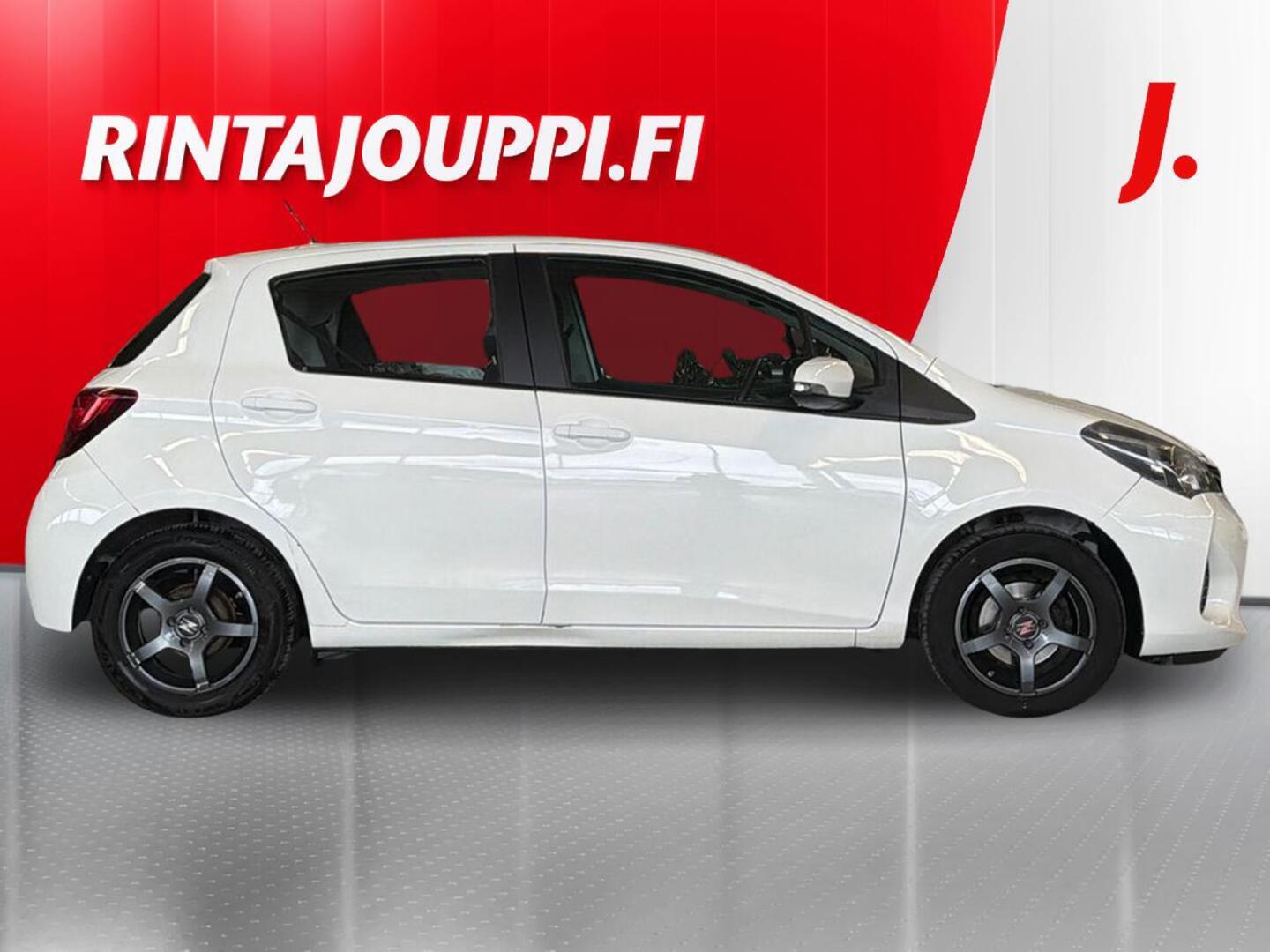 TOYOTA Yaris 2016