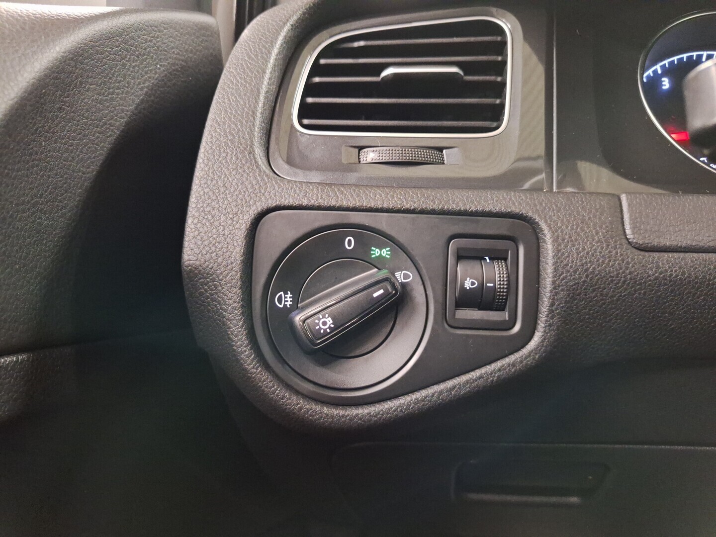 VOLKSWAGEN Golf 2017