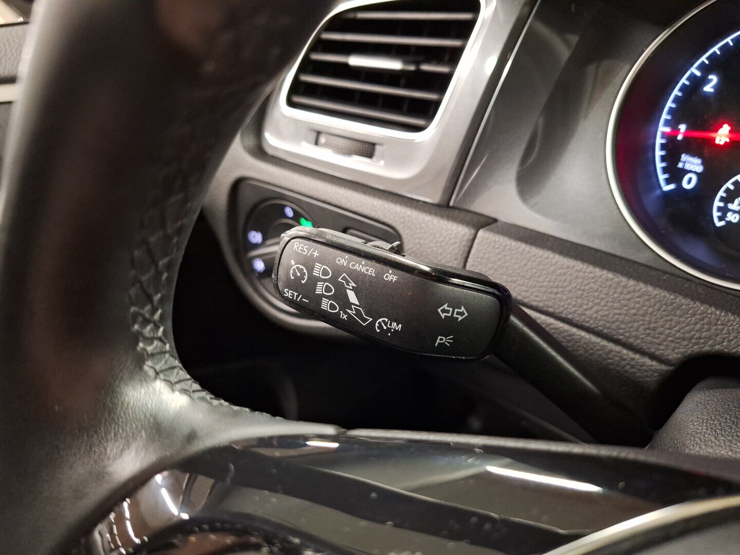 VOLKSWAGEN Golf 2017