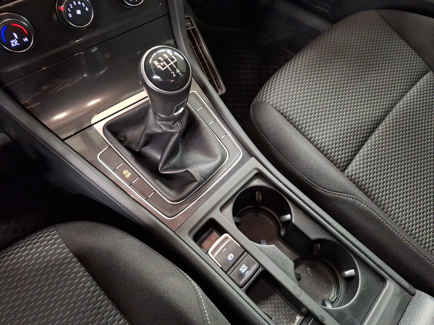 VOLKSWAGEN Golf 2017