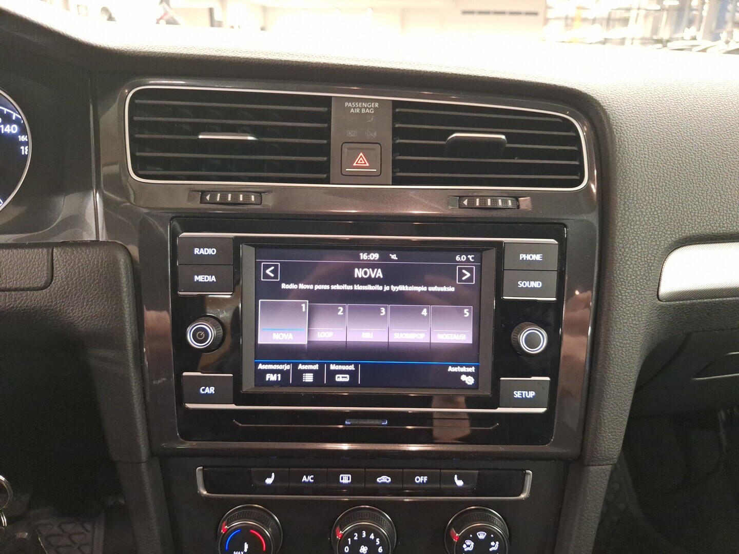 VOLKSWAGEN Golf 2017