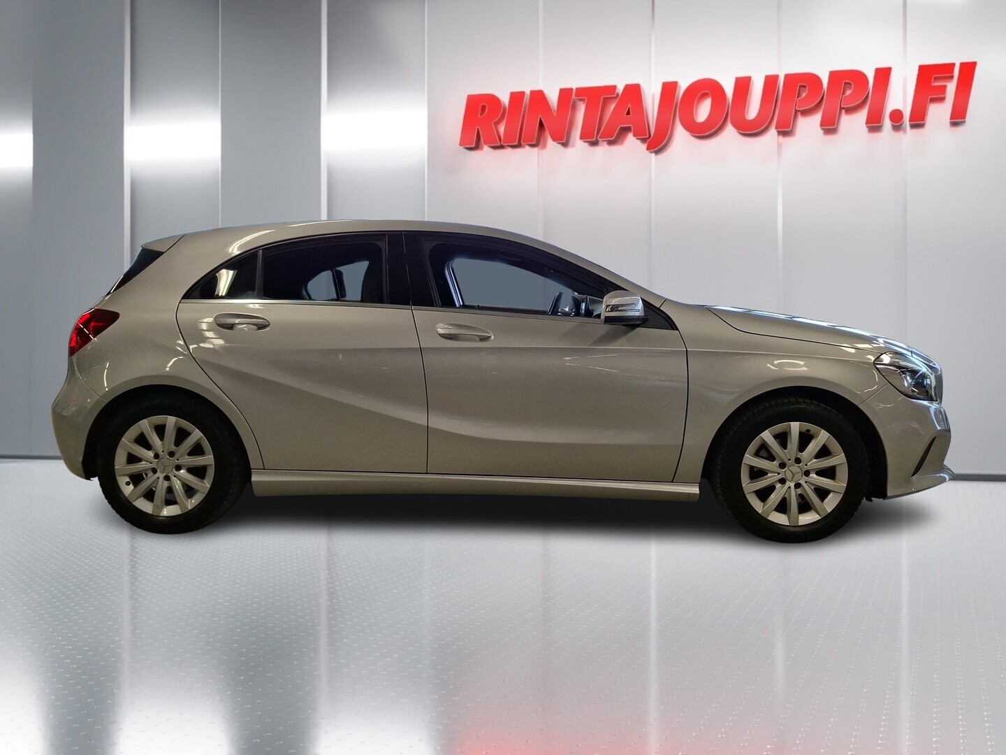 MERCEDES-BENZ A 2017