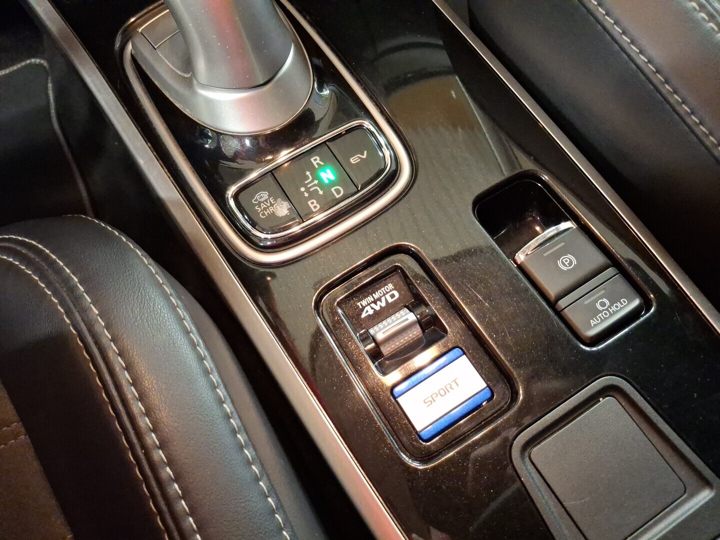 MITSUBISHI Outlander PHEV 2019