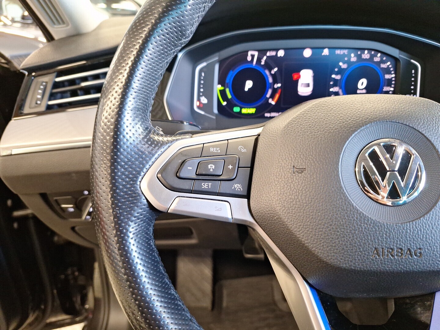 VOLKSWAGEN Passat 2020