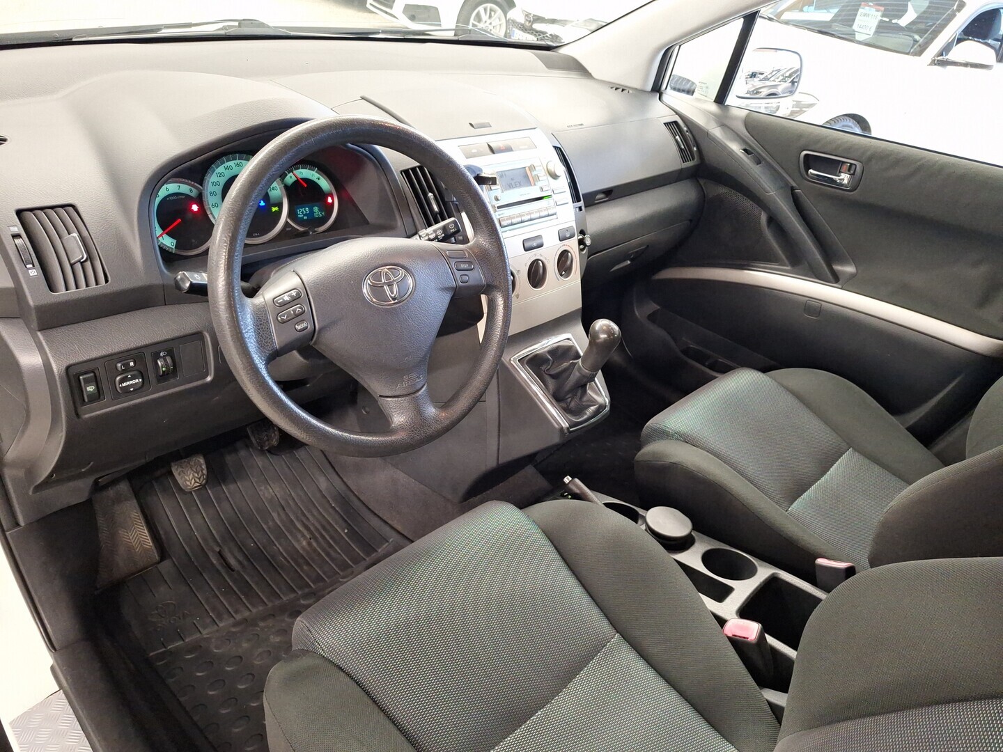 TOYOTA Corolla Verso 2006