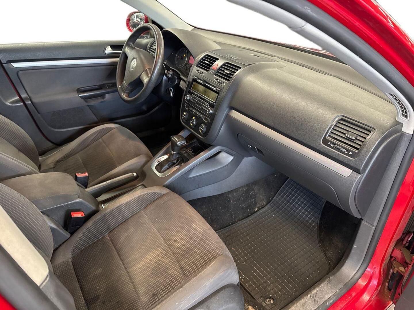 VOLKSWAGEN Golf 2008