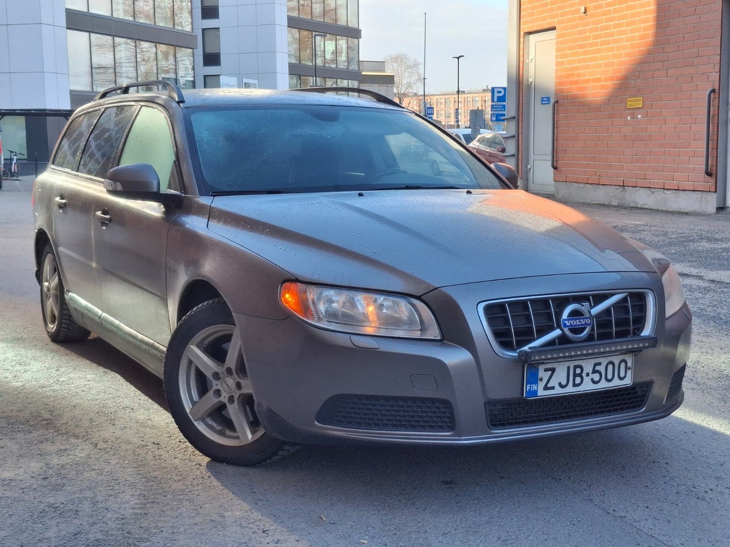 VOLVO V70 2010