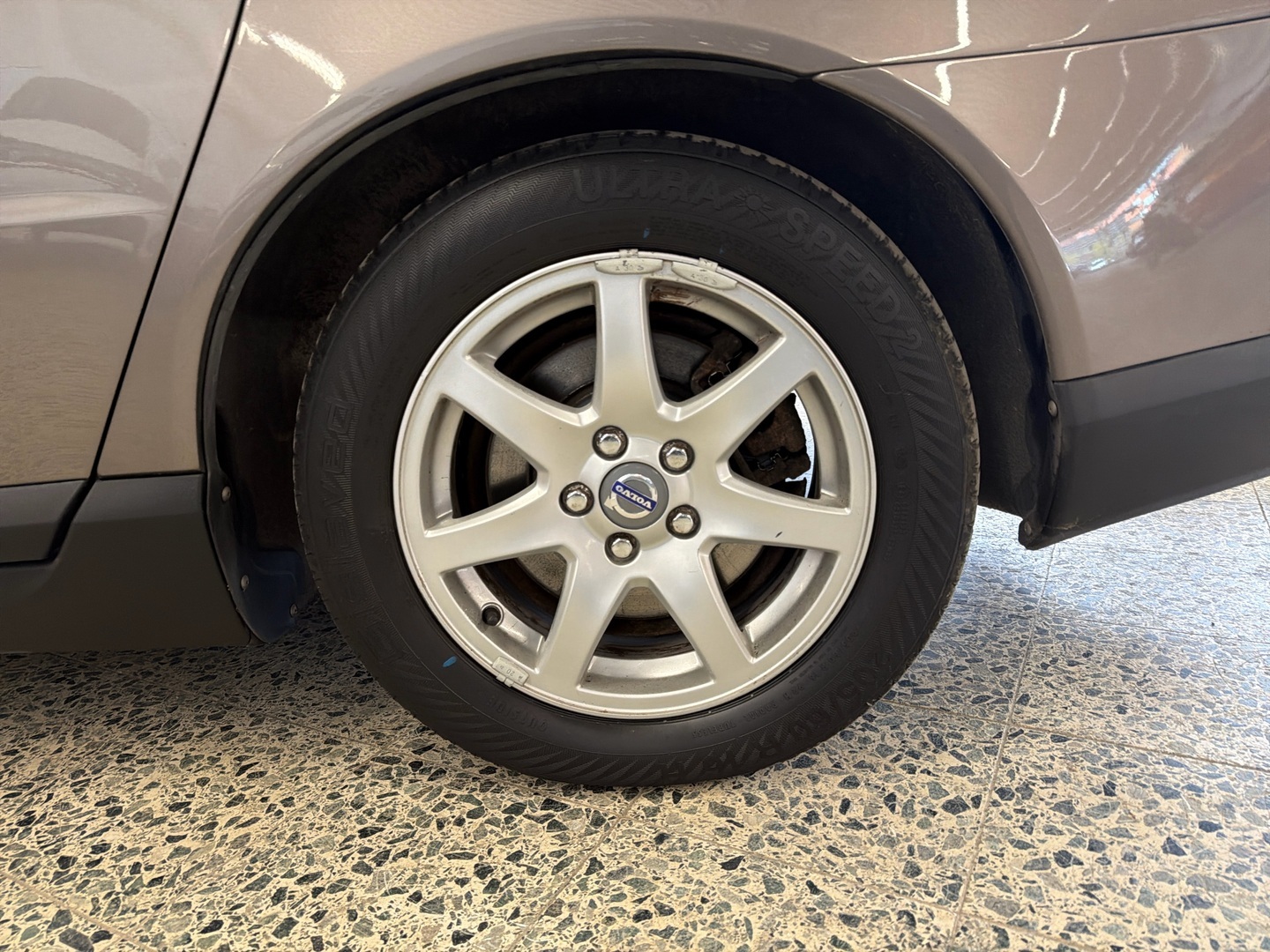 VOLVO V70 2010