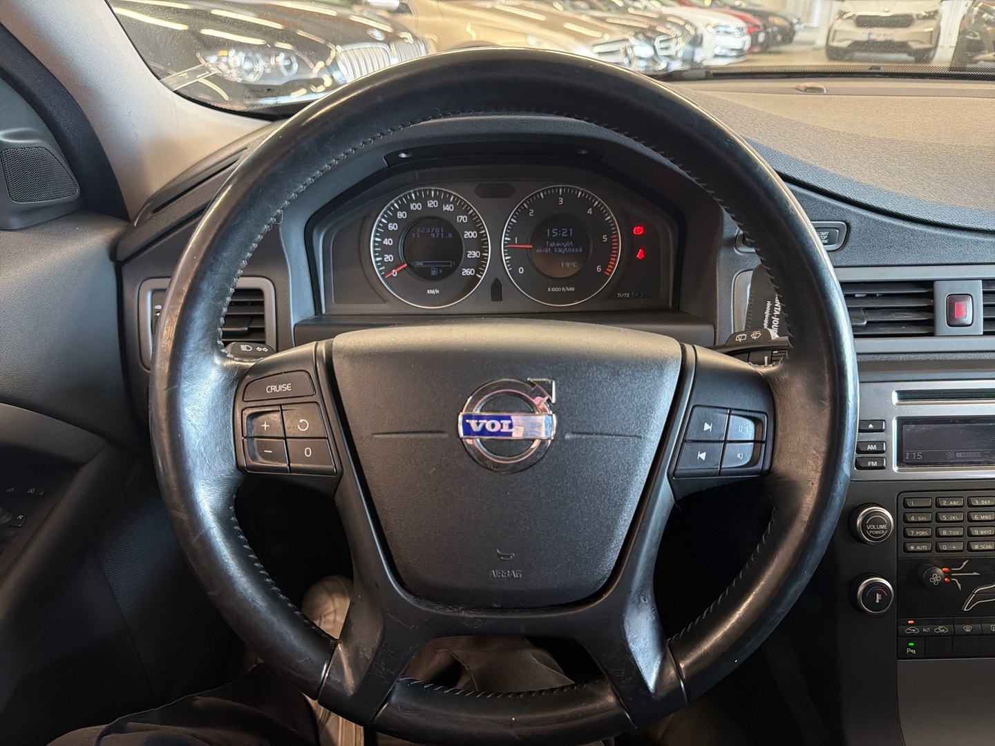 VOLVO V70 2010