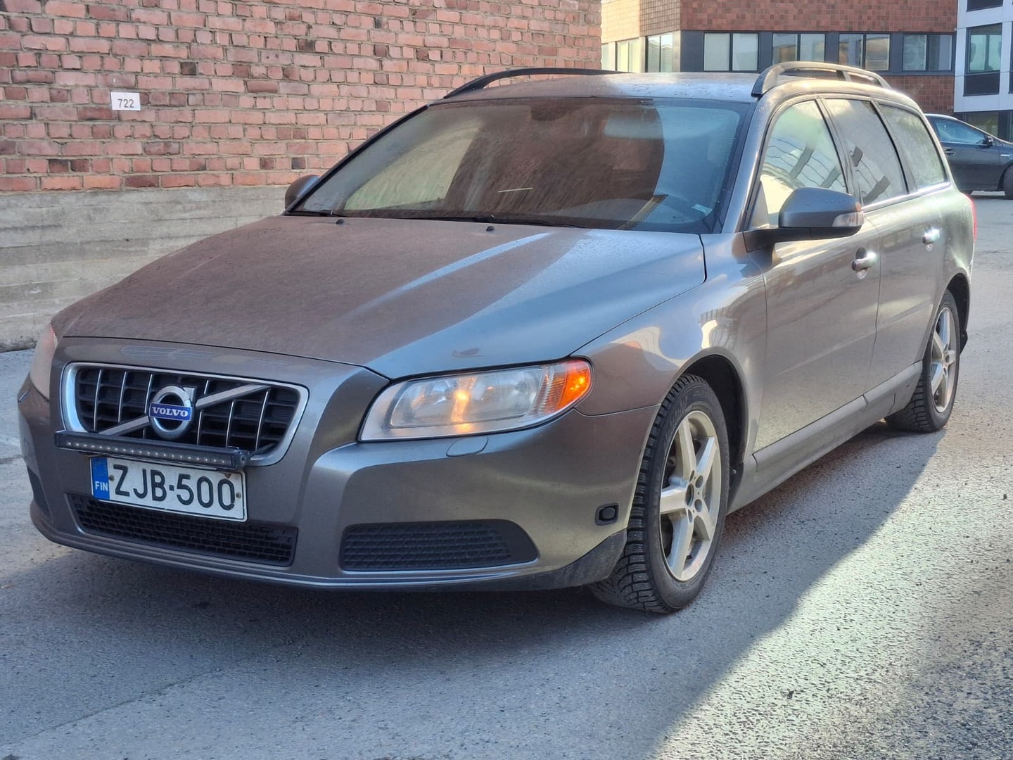 VOLVO V70 2010