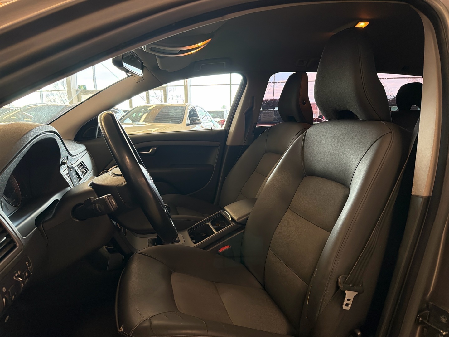 VOLVO V70 2010