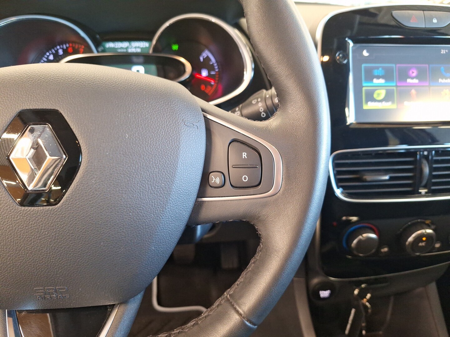 RENAULT Clio 2016