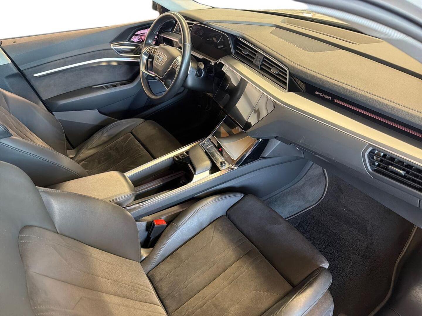 AUDI e-tron 2020