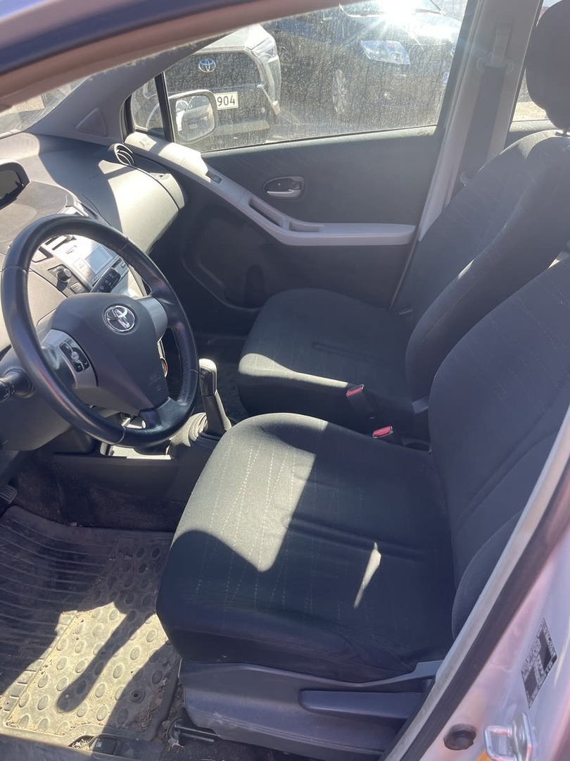 TOYOTA Yaris 2008