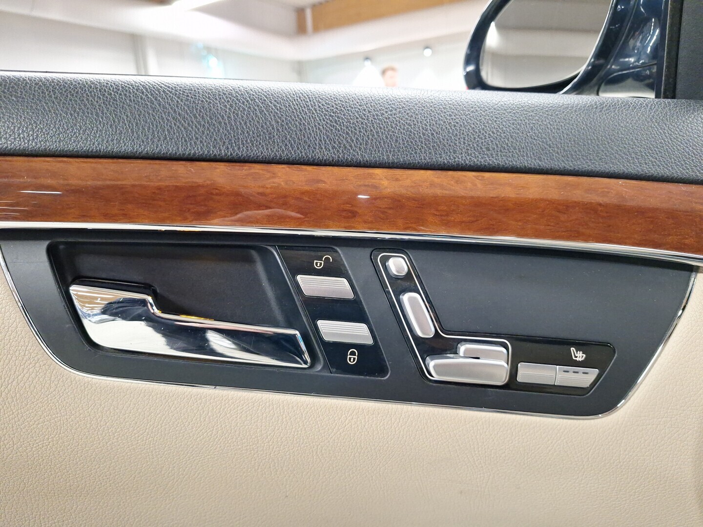 MERCEDES-BENZ S 2006