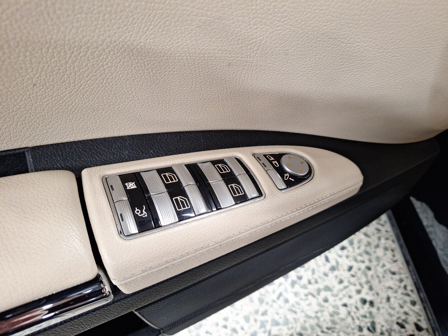 MERCEDES-BENZ S 2006