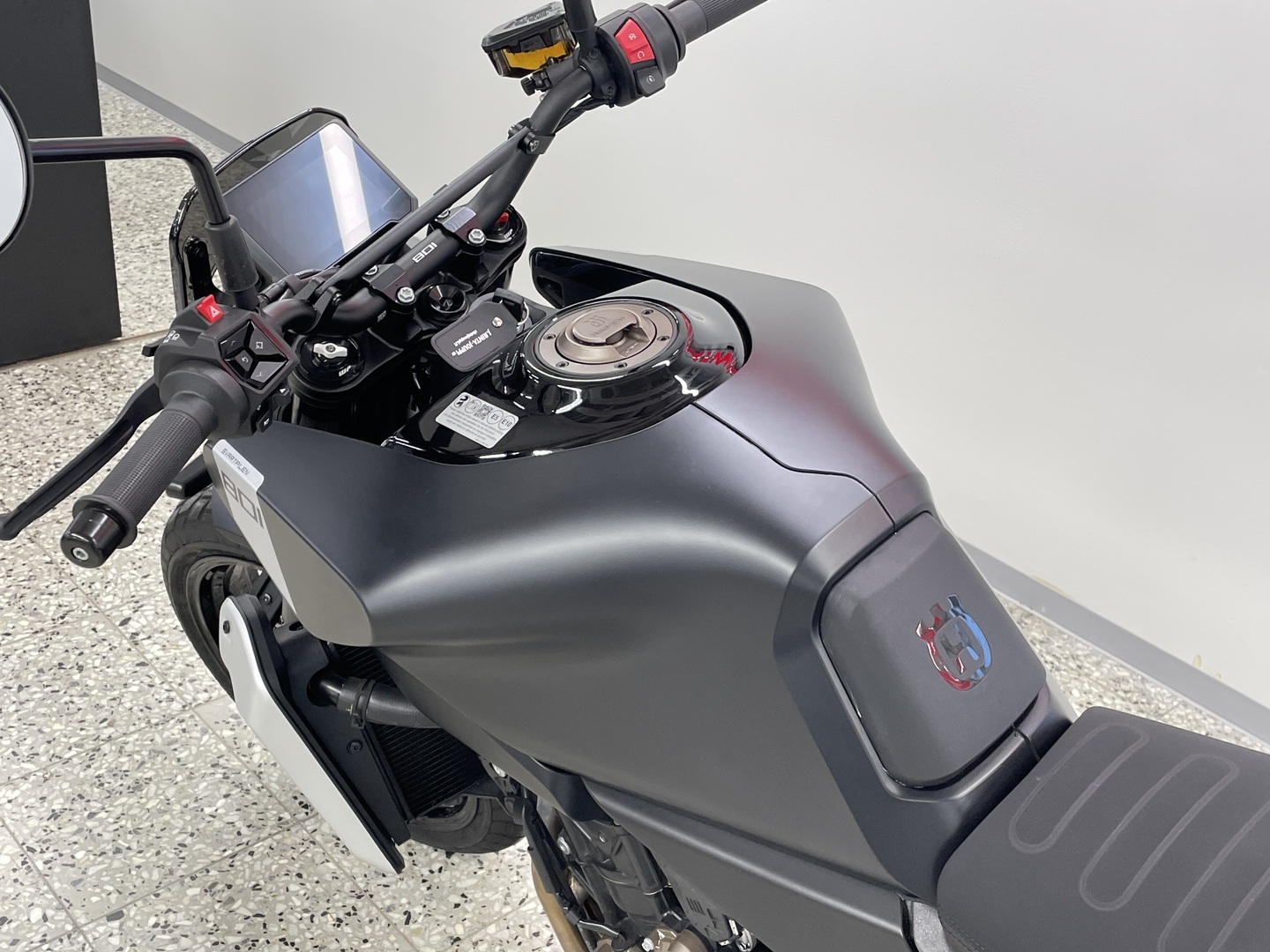 HUSQVARNA SVARTPILEN 2024