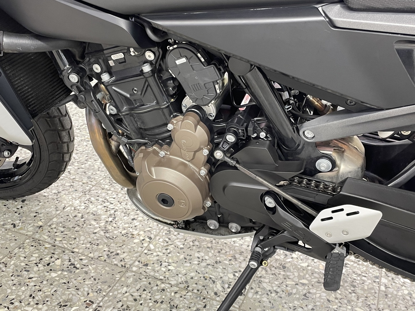 HUSQVARNA SVARTPILEN 2024