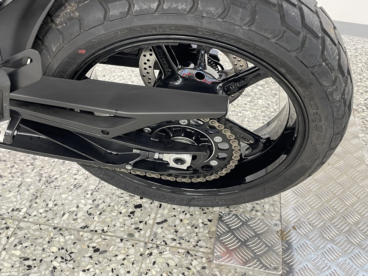 HUSQVARNA SVARTPILEN 2024