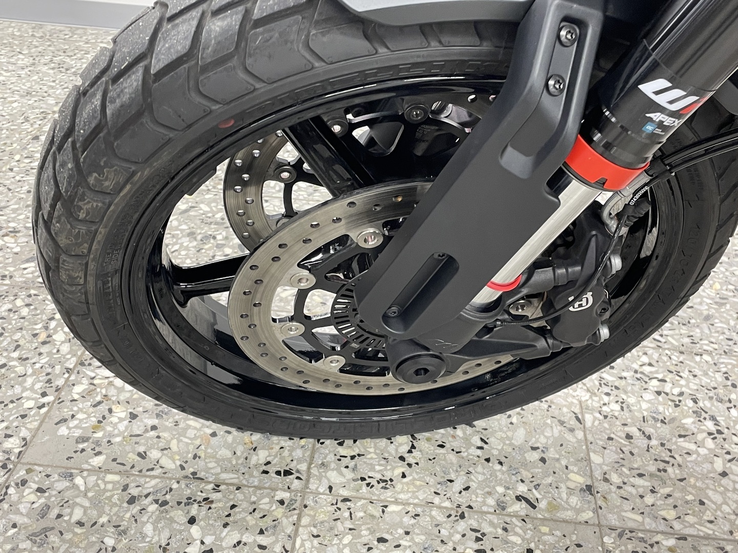 HUSQVARNA SVARTPILEN 2024