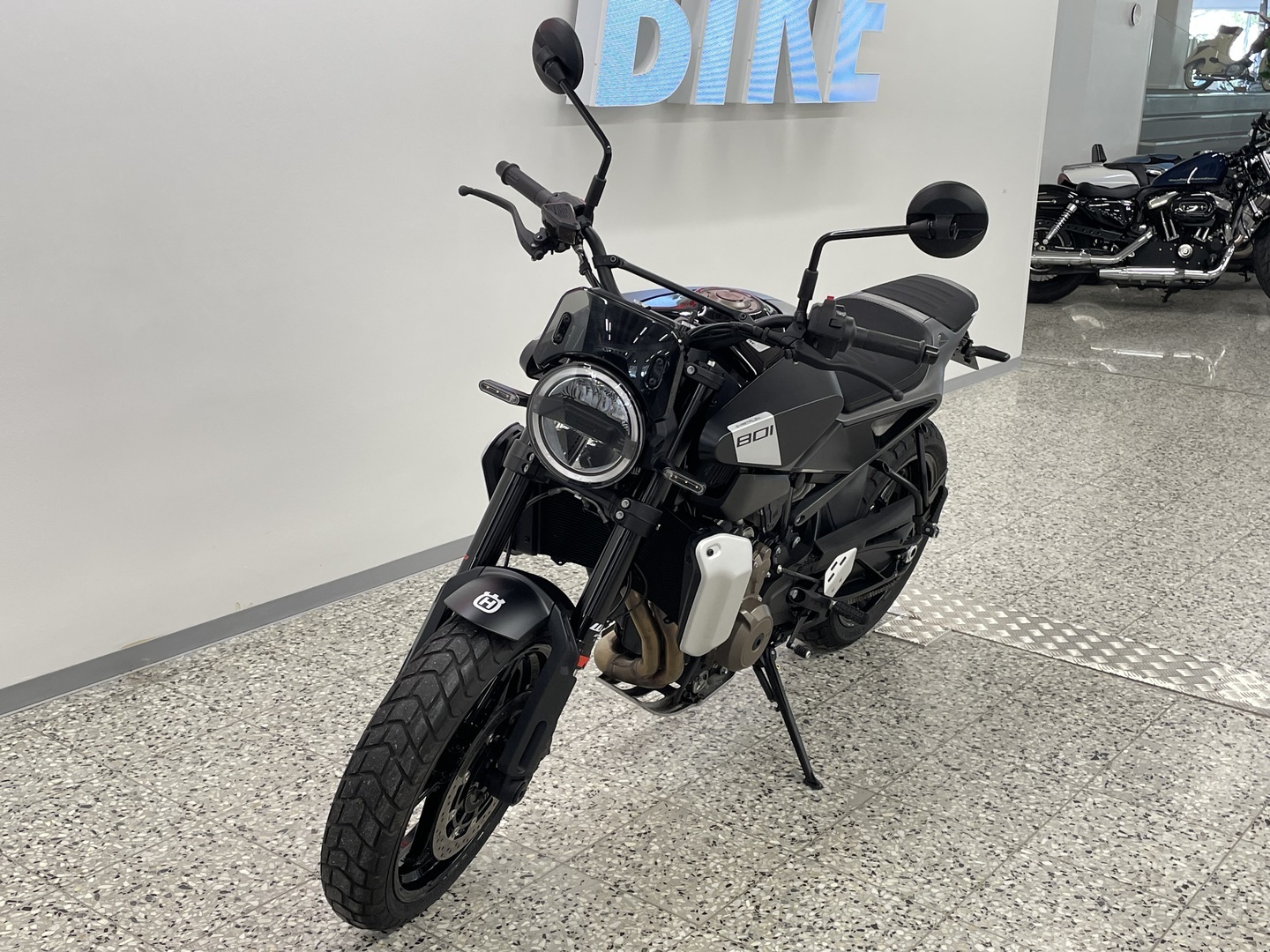 HUSQVARNA SVARTPILEN 2024