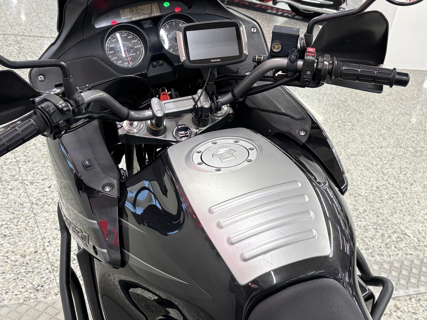 HONDA XL 2011