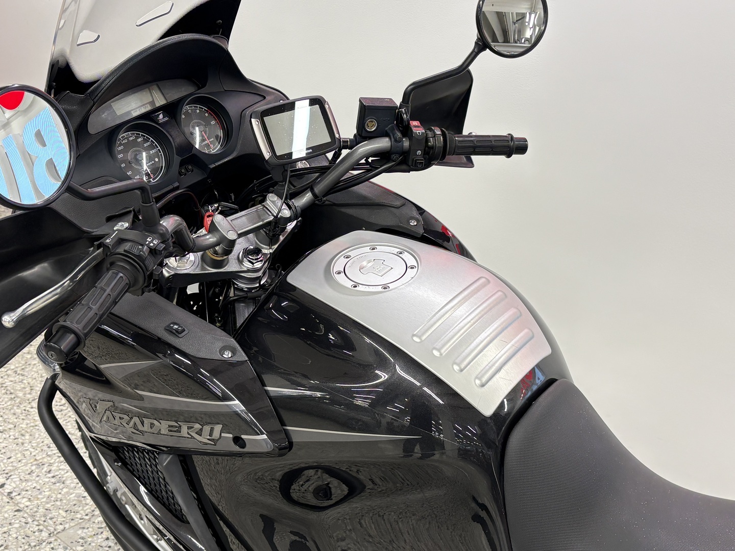 HONDA XL 2011