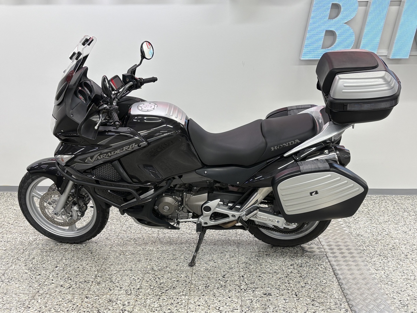 HONDA XL 2011