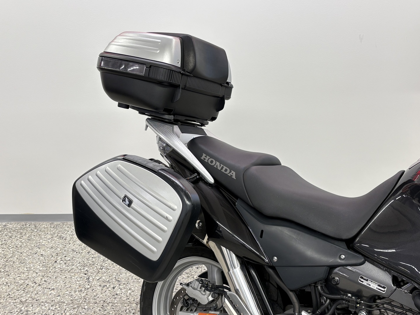 HONDA XL 2011