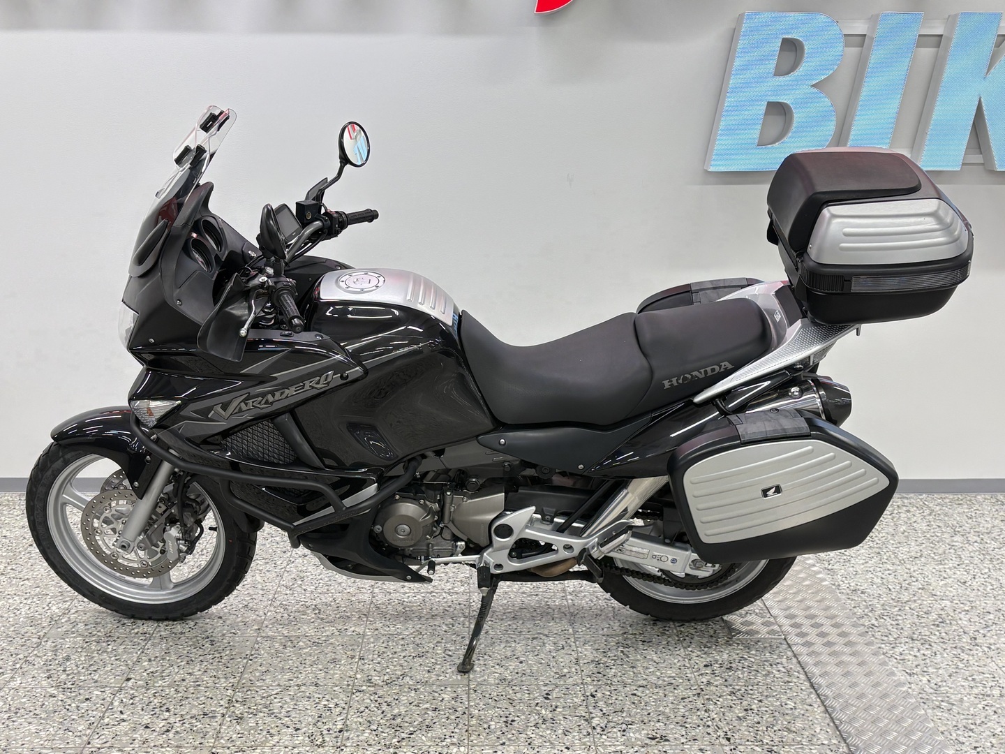 HONDA XL 2011
