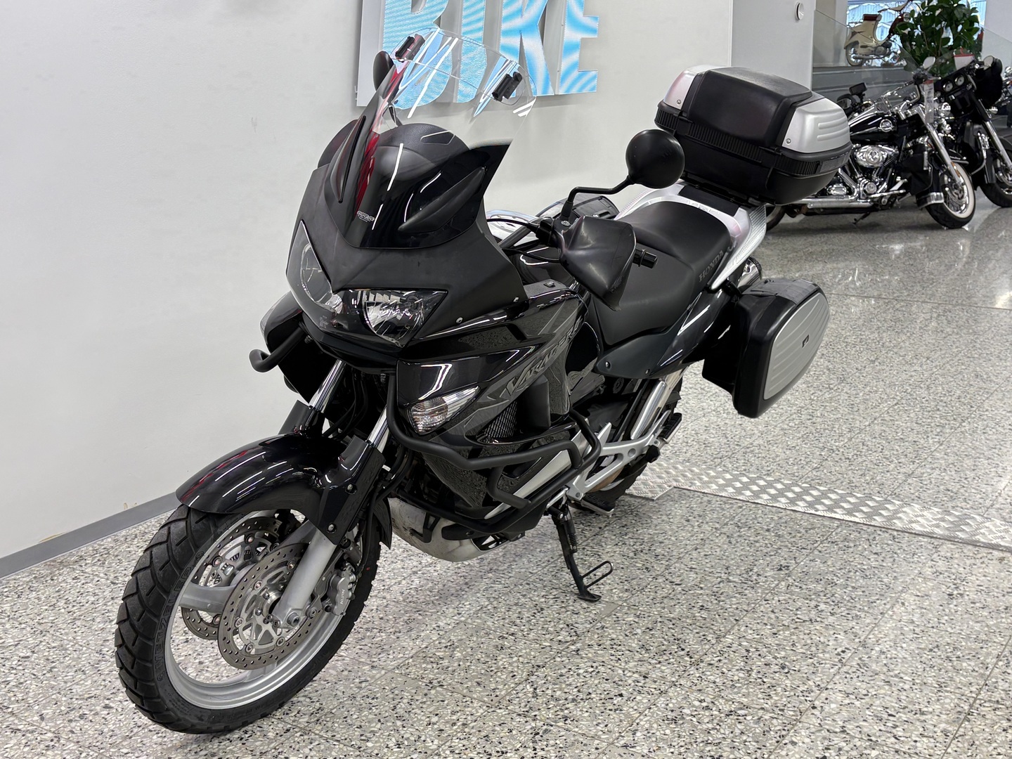 HONDA XL 2011