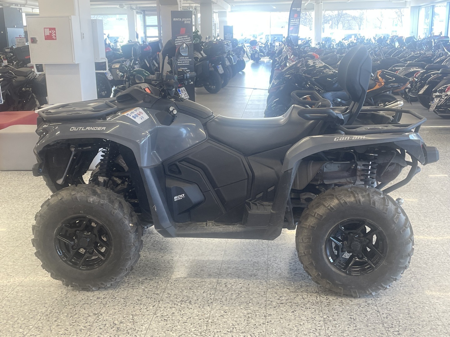 CAN-AM OUTLANDER 2024