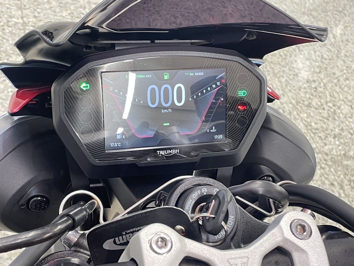 TRIUMPH STREET TRIPLE 2025