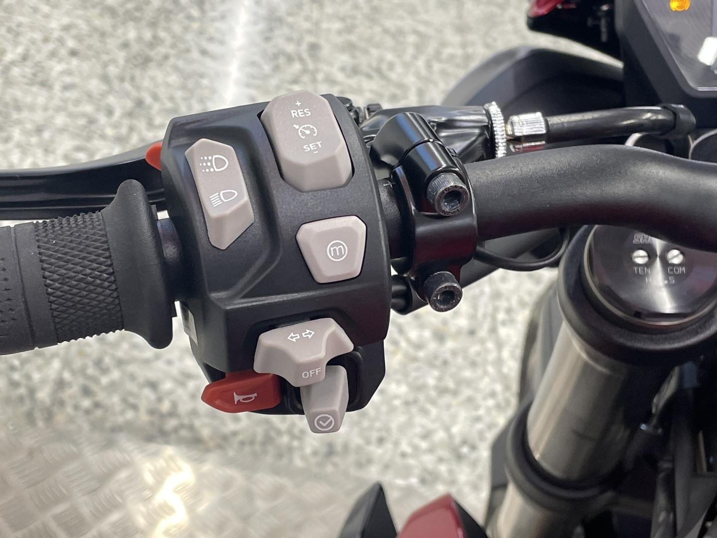 TRIUMPH STREET TRIPLE 2025