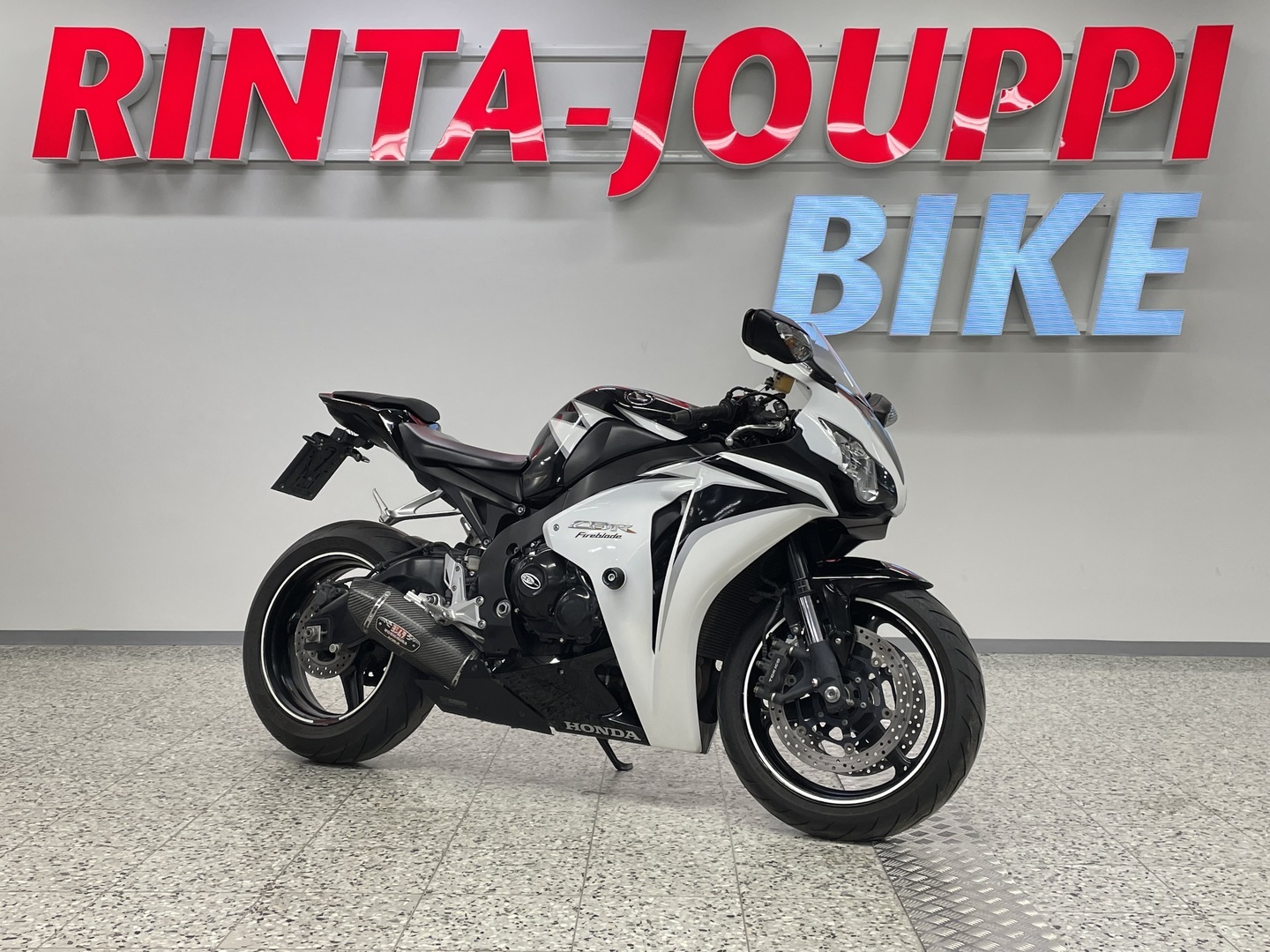 HONDA CBR 2011