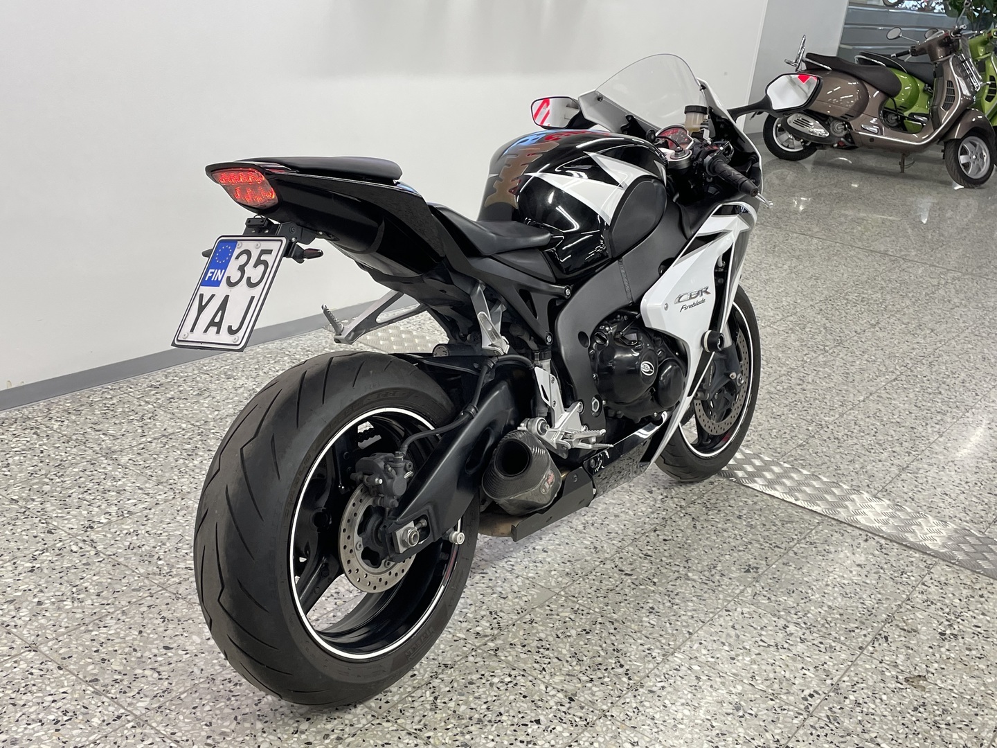 HONDA CBR 2011