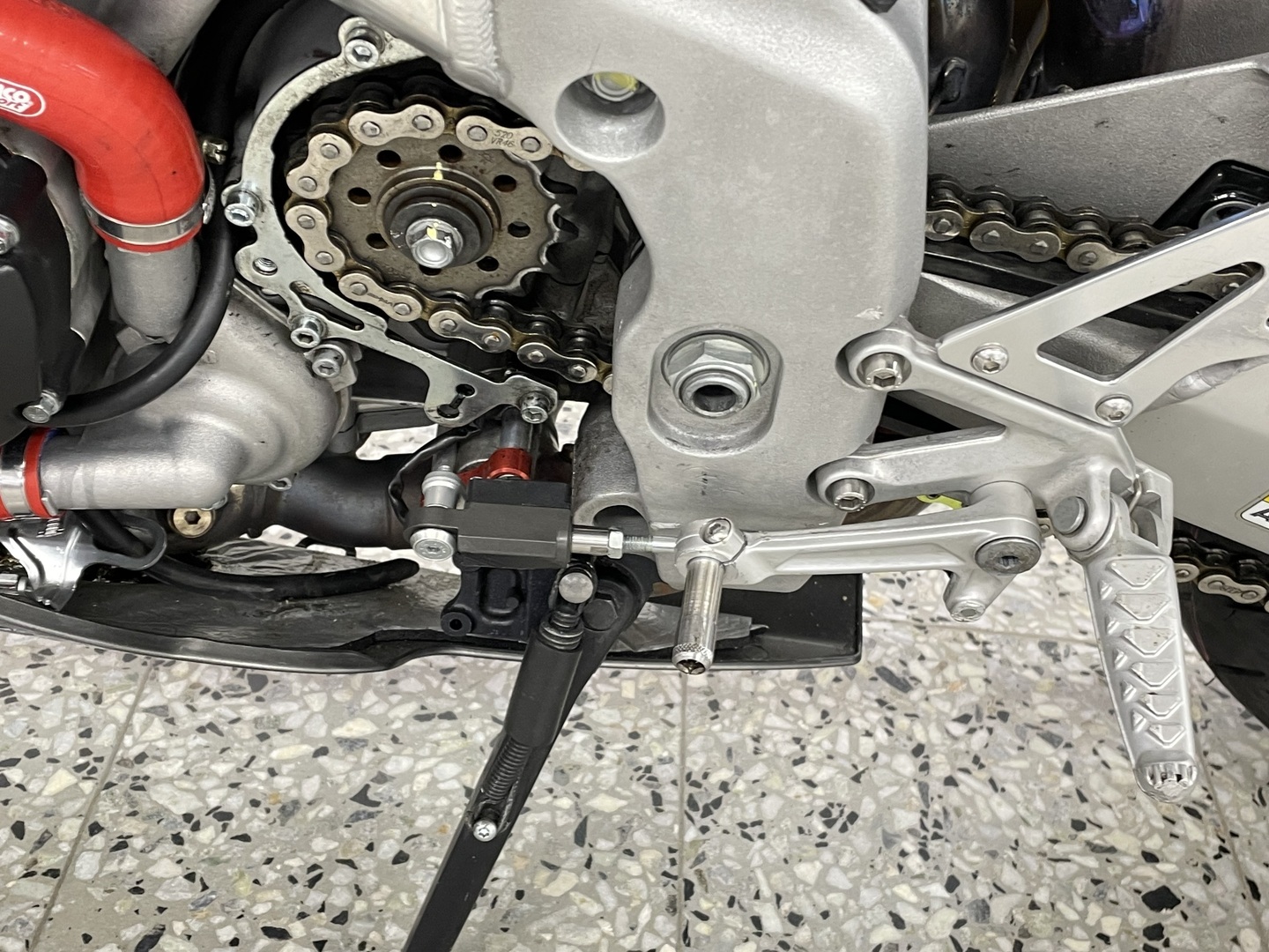 APRILIA RSV4 2011