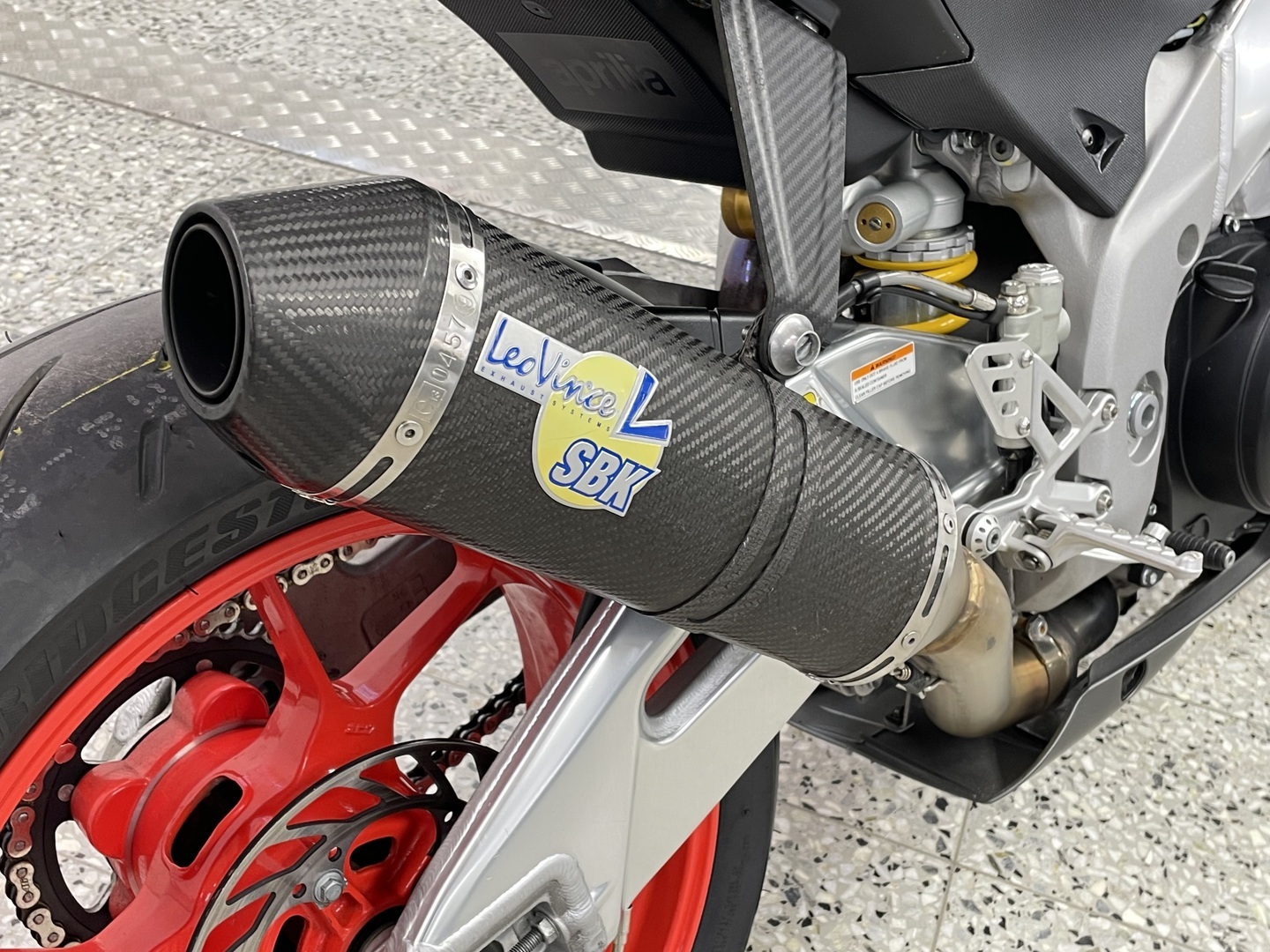 APRILIA RSV4 2011