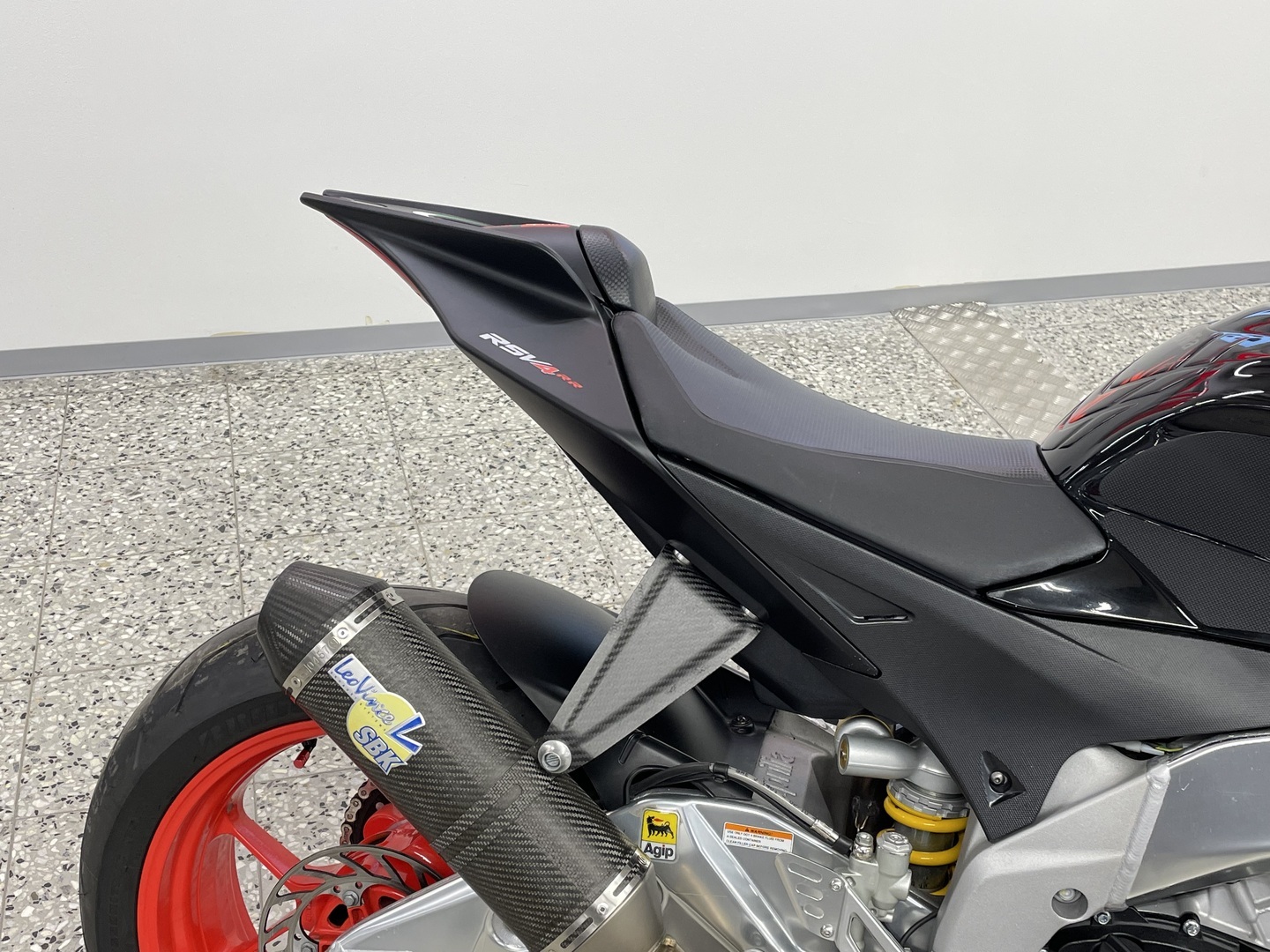 APRILIA RSV4 2011
