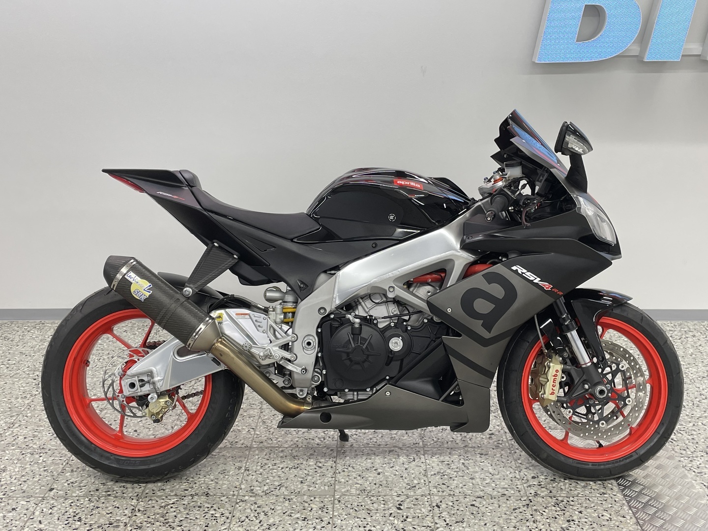 APRILIA RSV4 2011