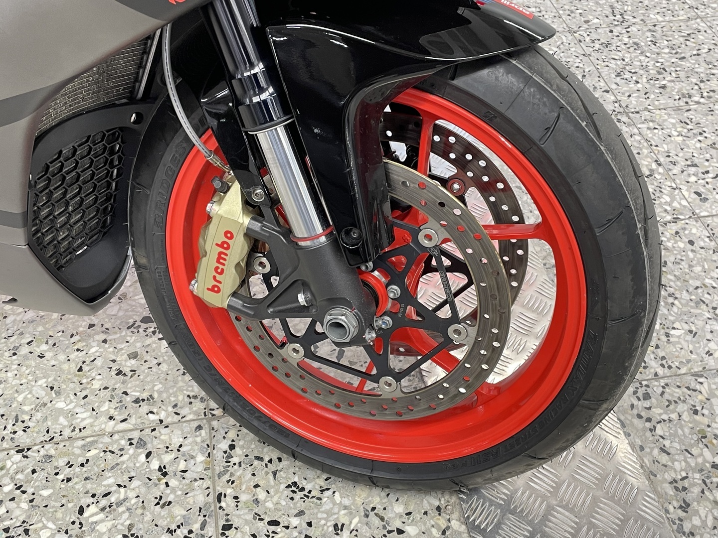 APRILIA RSV4 2011