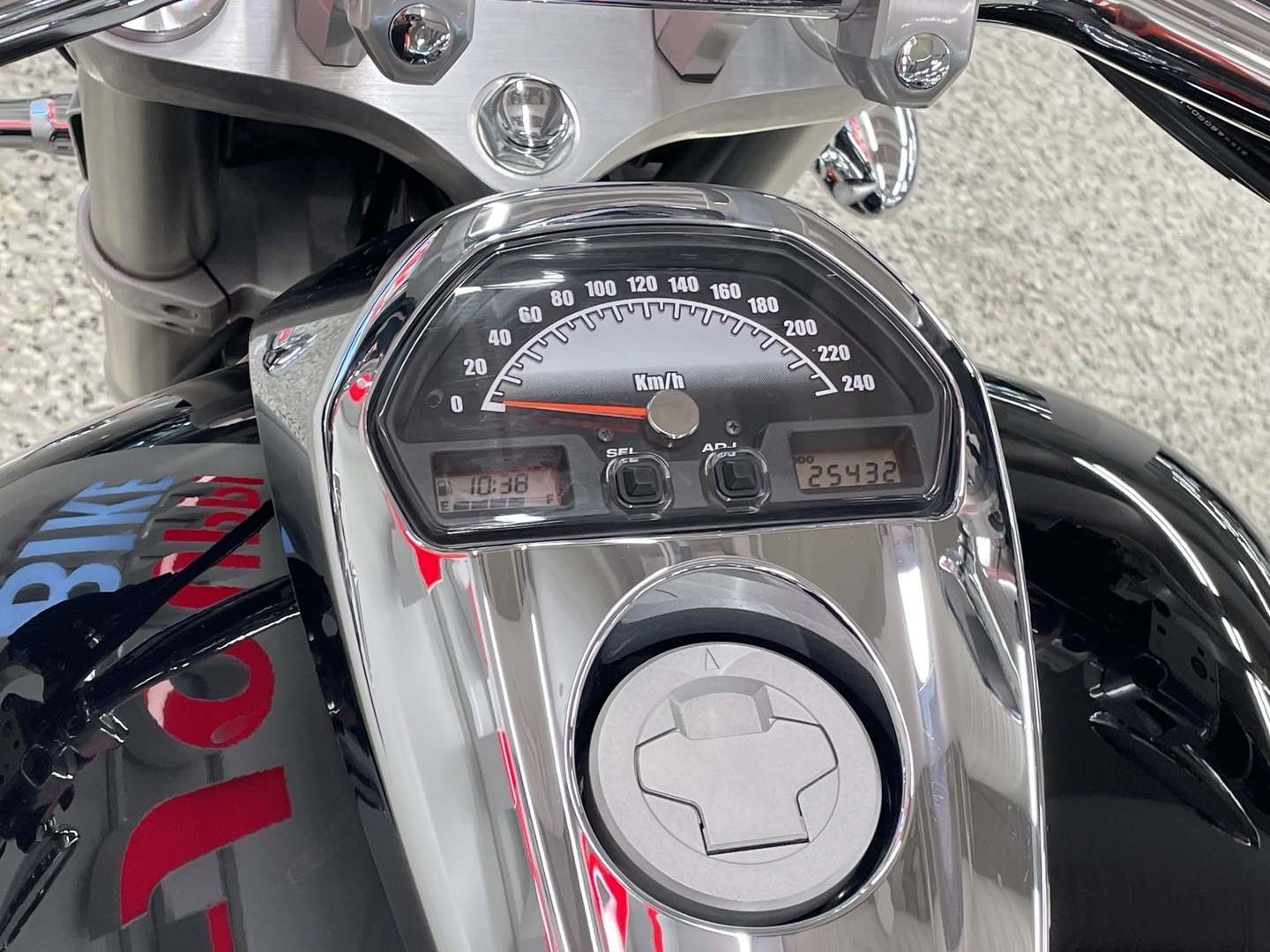 SUZUKI Intruder 2012