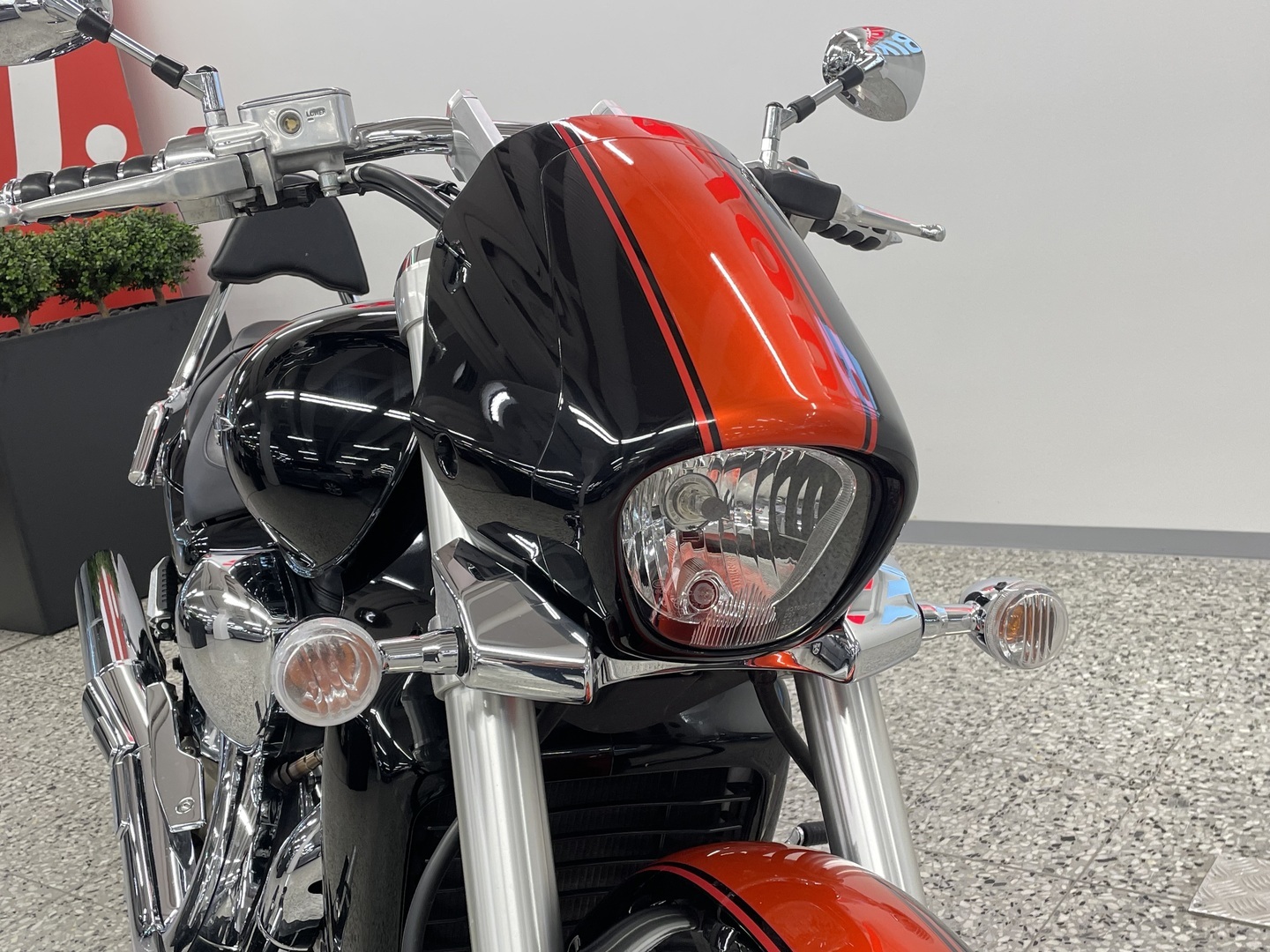 SUZUKI Intruder 2012