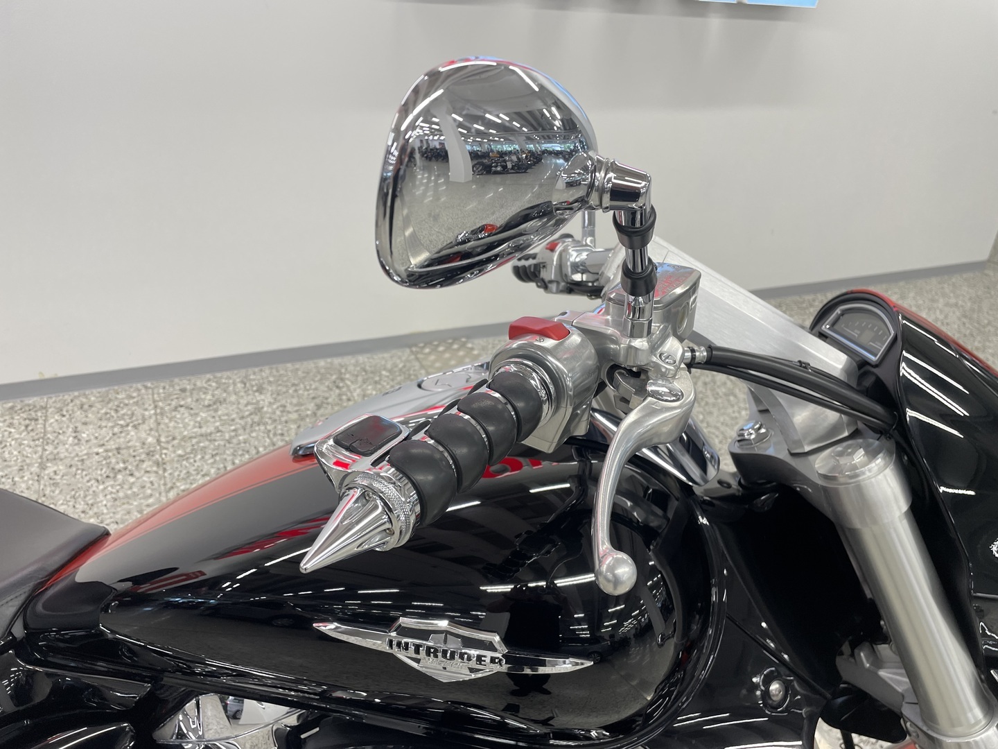 SUZUKI Intruder 2012