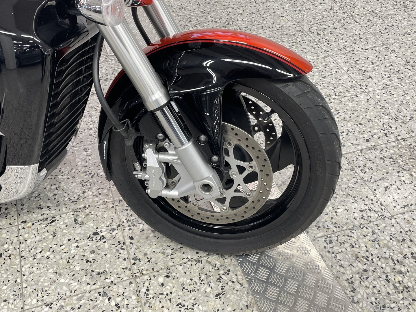 SUZUKI Intruder 2012